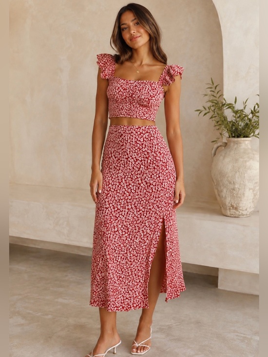 Abercrombie & Fitch Dresses & Skirts - Abercrombie & Fitch XS Red Floral Crop Top Midi Skirt Set